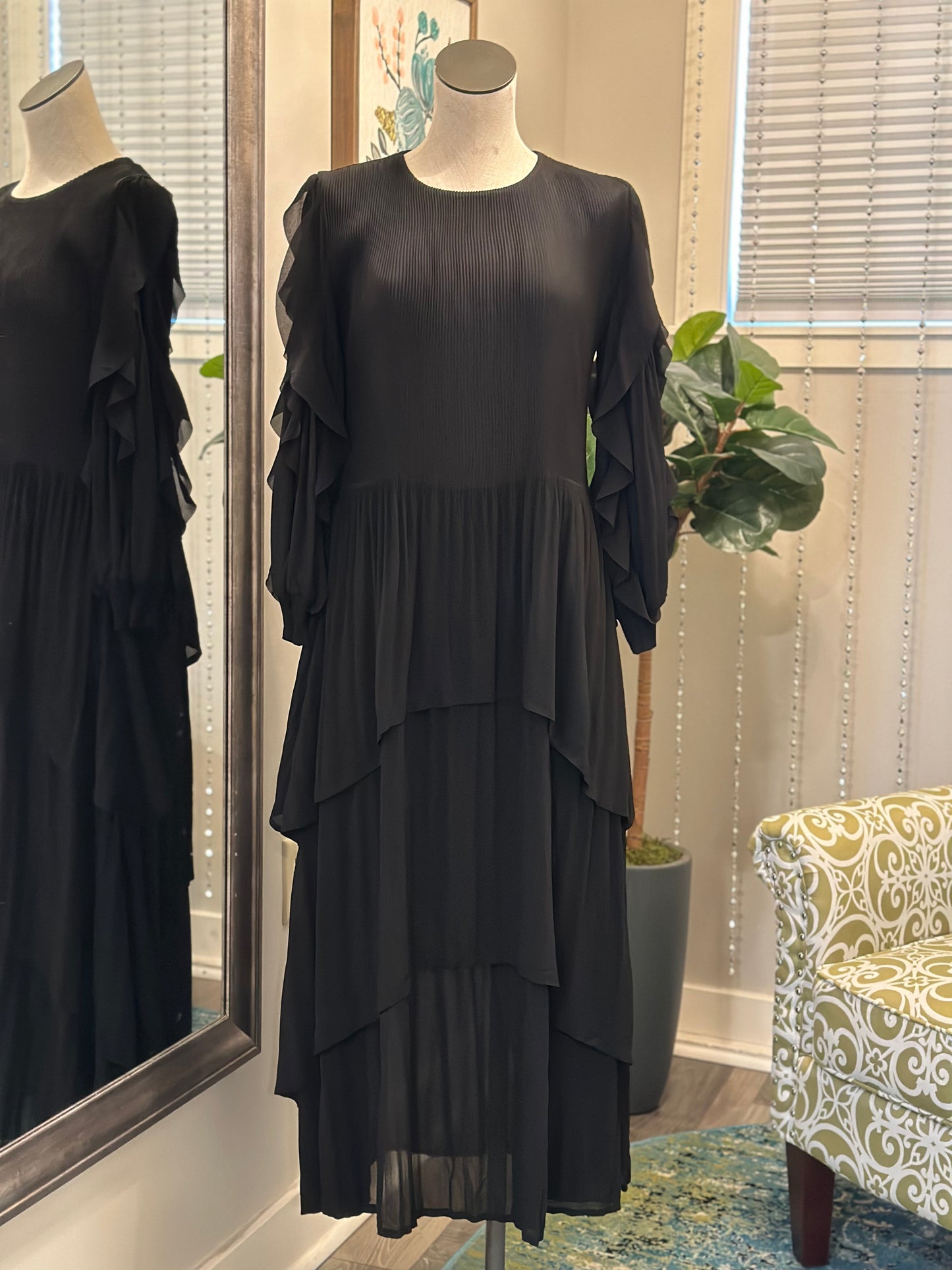 Georgia Ruffle Dress-Black